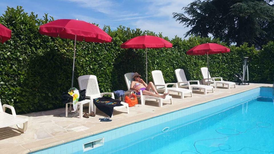Auberge Villa Montaleigne サン・ローラン・デュ・ヴァール エクステリア 写真