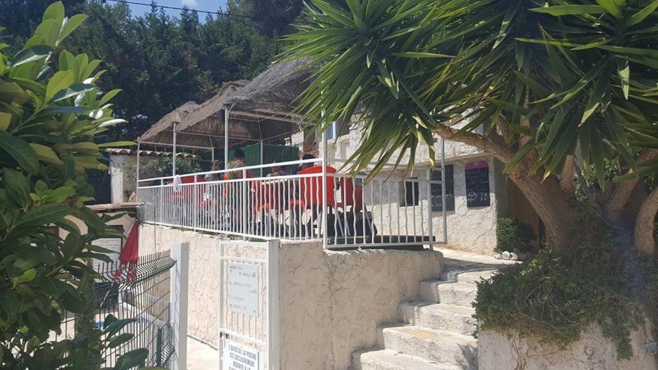 Auberge Villa Montaleigne サン・ローラン・デュ・ヴァール エクステリア 写真